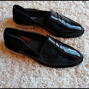 Unworn Kelsi Dagger patent leather/squede Brooklyn loafer